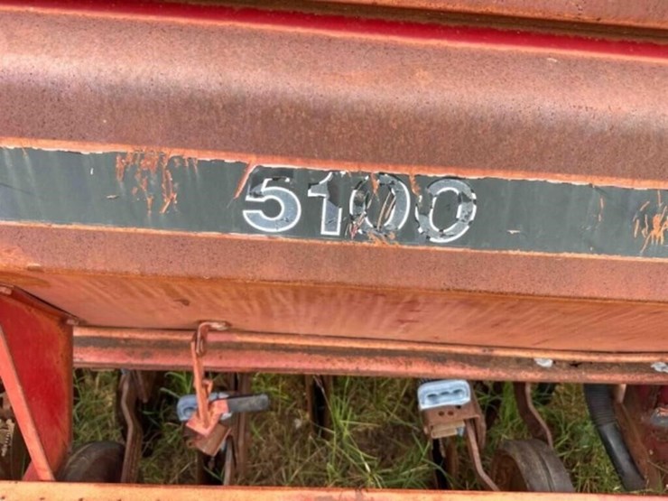 case-ih-5100-image-4