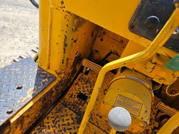 deere-350b-image-30