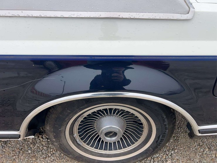 1979-lincoln-continental-mark-v-image-25