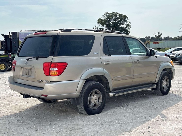 2002-toyota-sequoia-image-3