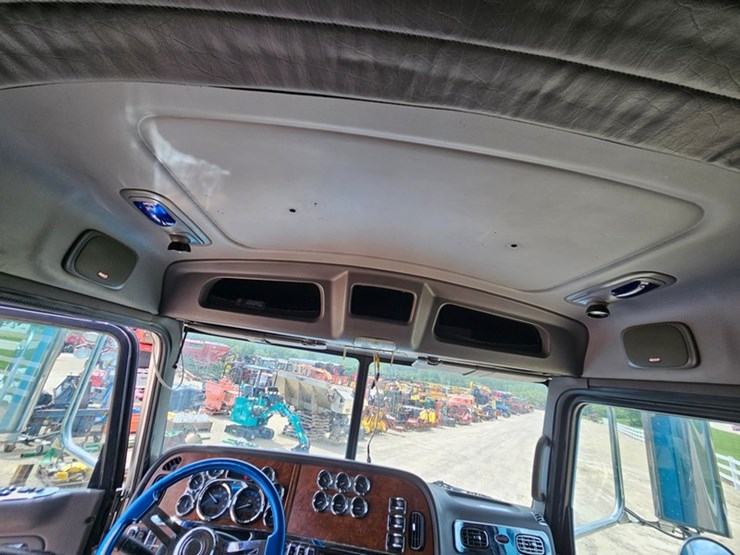 2006-peterbilt-386-image-75