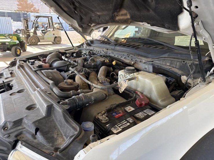 2017-ford-f550-image-15