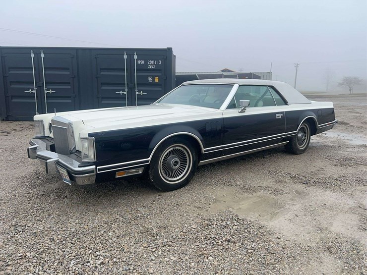 1979-lincoln-continental-mark-v-image-1