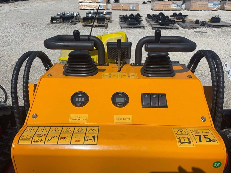 sl360t-tracked-skid-steer-loader-image-12