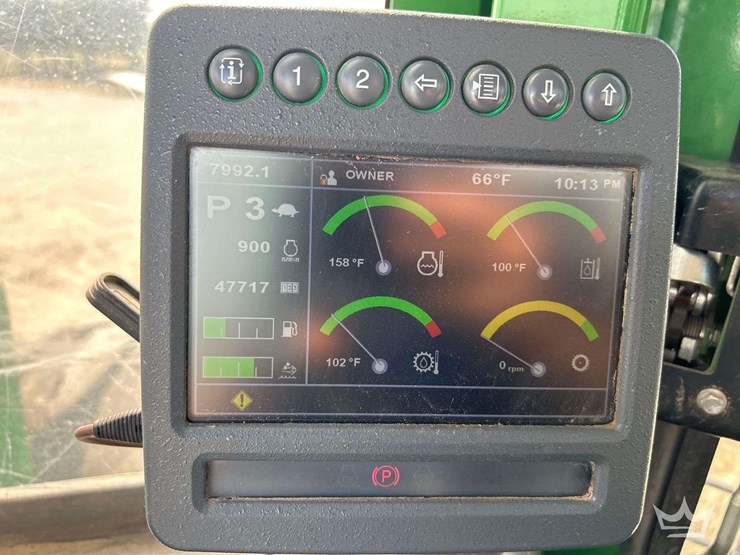 2021-deere-843l-image-12
