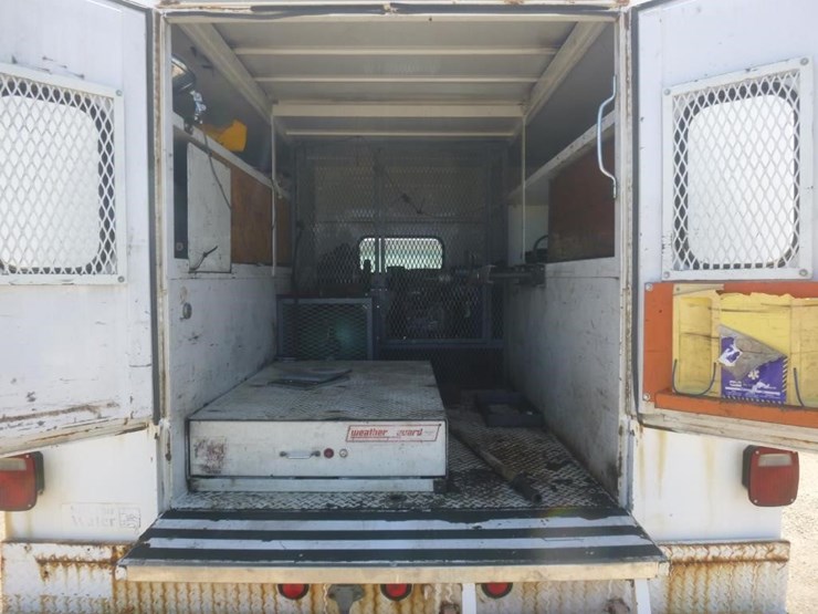 2002-chevrolet-3500-image-6