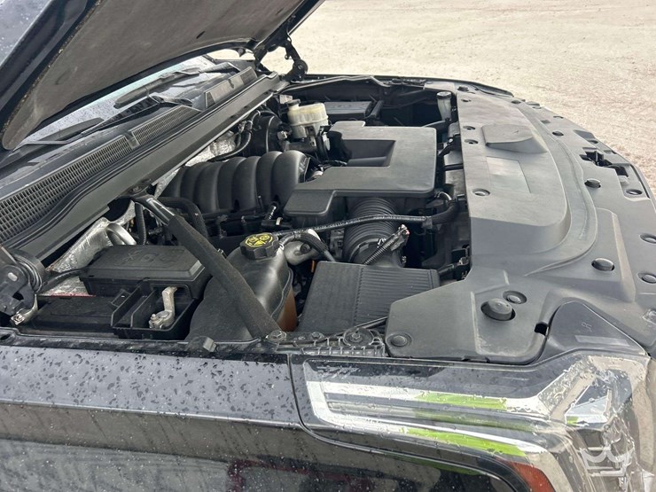 2015-cadillac-escalade-image-8