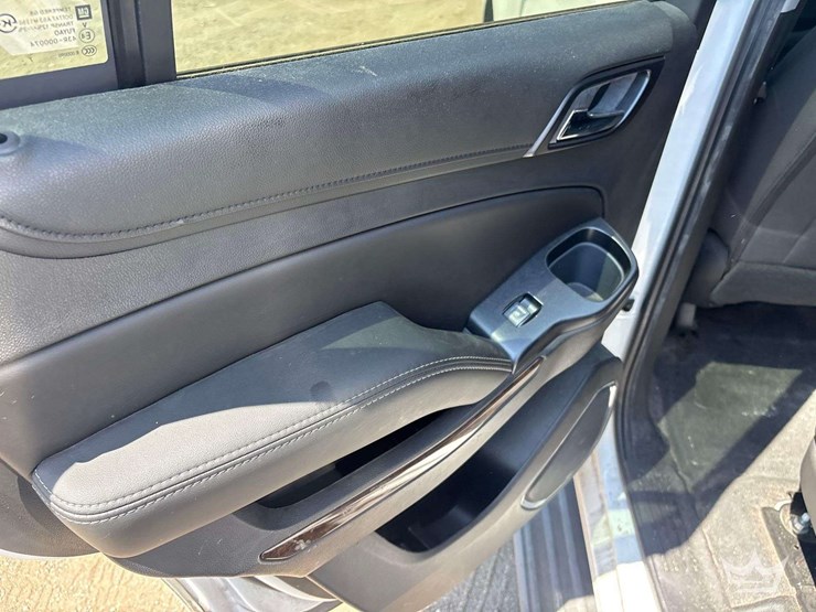 2018-chevrolet-tahoe-image-18