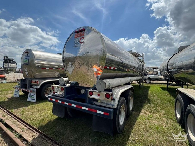 1987-sunshine-stainless-inc.-6,900-gallon-t/a-chemical-tanker-trailer-image-4