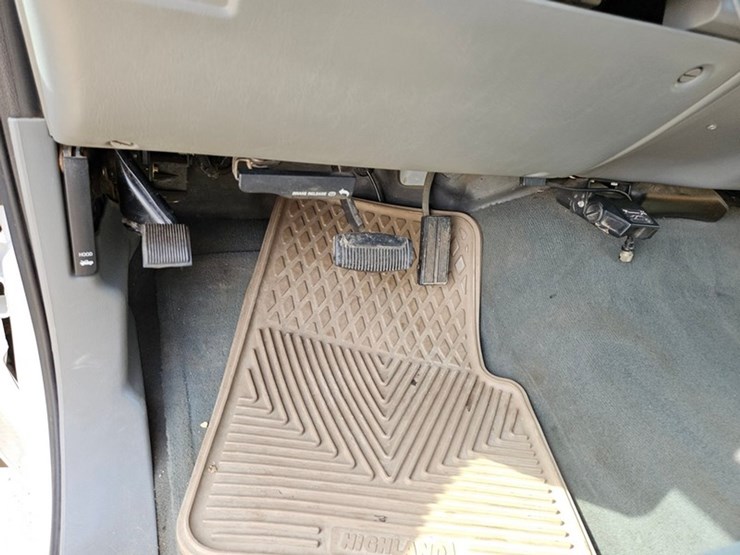 2004-ford-f250-xlt-image-27