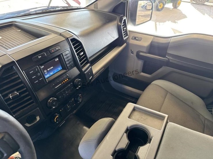 2017-ford-f150-image-19
