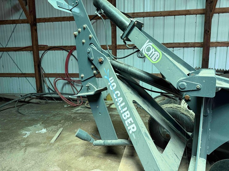 komb-40-caliber-trencher-image-3