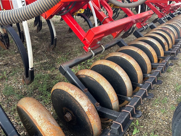 2006-bourgault-8710-air-seeder-image-23