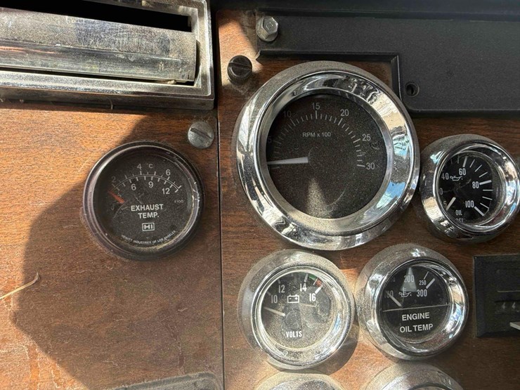 1999-peterbilt-378-image-21