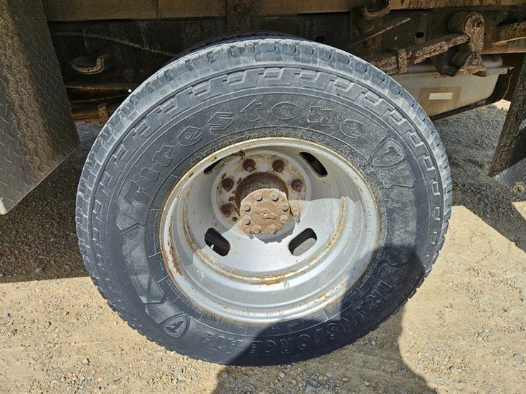 2011-ford-f350-image-40