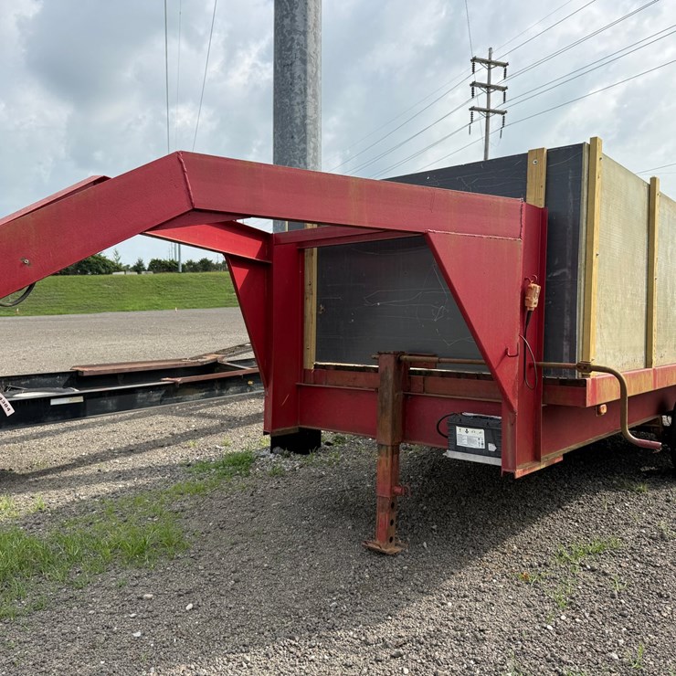 #18 • 1988 7' X 14' GOOSE NECK DUMP TRAILER