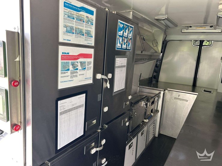 2021-mercedes-benz-sprinter-4500-image-17