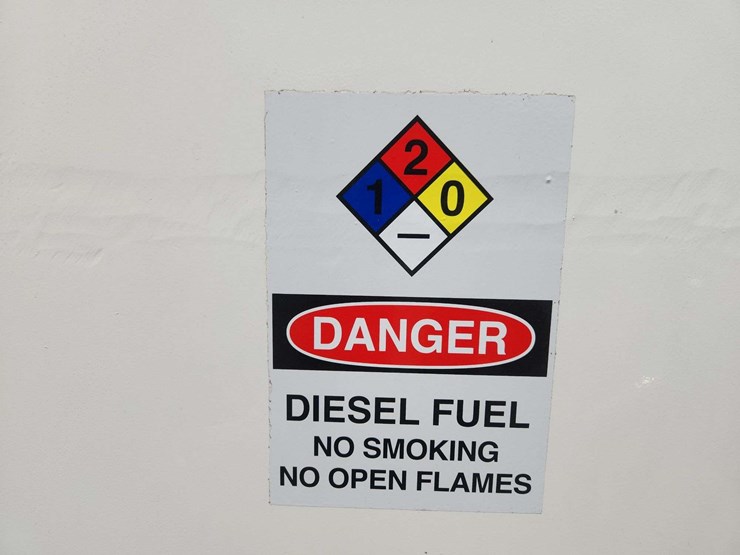 am-tank-fuel-tank-with-pump/nozzle-(2376-gallon/8995-litre)-image-10