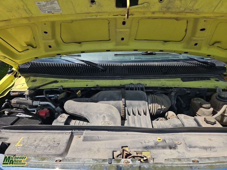 2010-ford-cargo-image-25