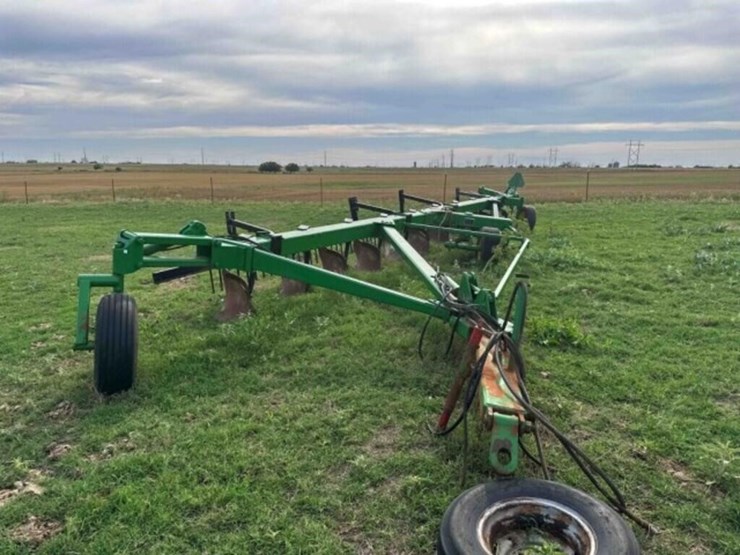john-deere-3700-image-1