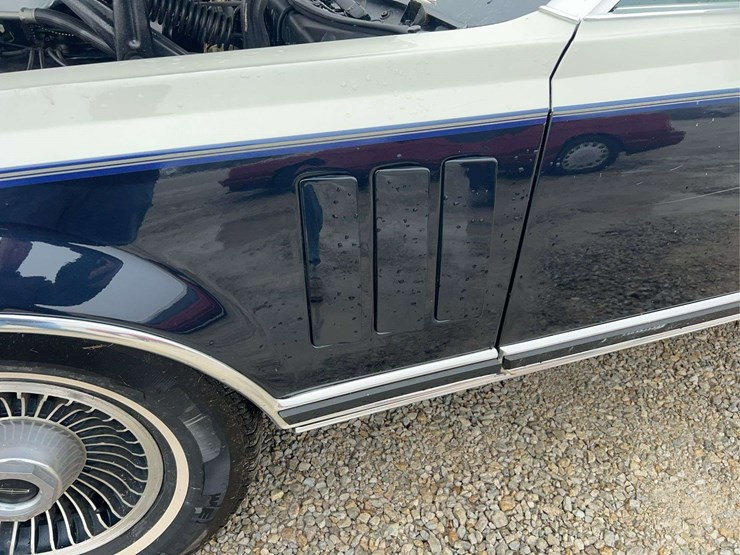 1979-lincoln-continental-mark-v-image-16