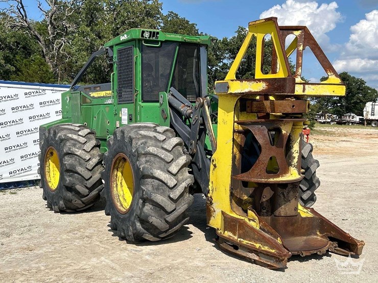 2021-deere-843l-image-4