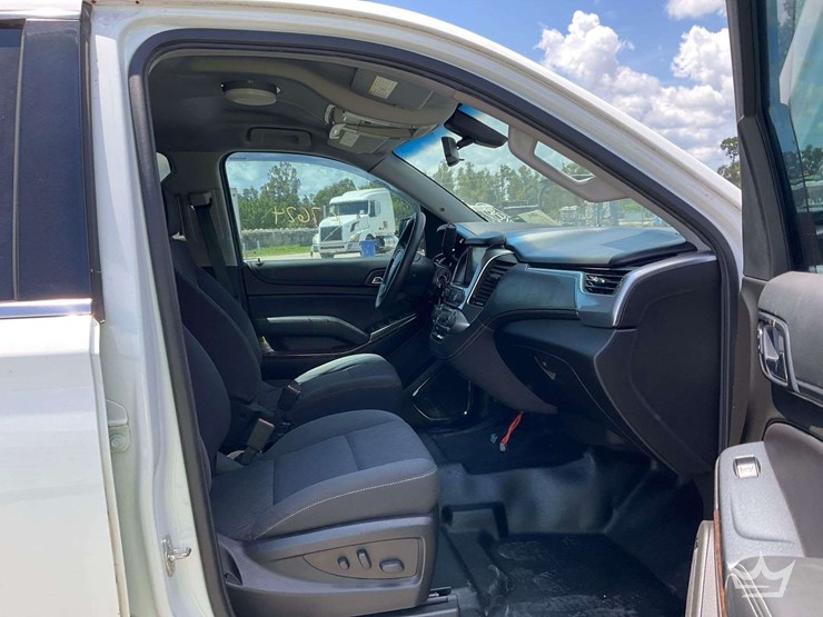 2019-chevrolet-tahoe-image-16