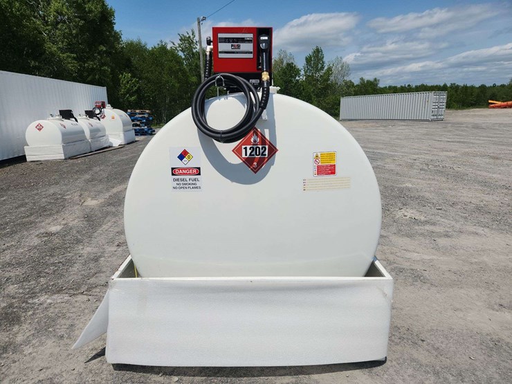 am-tank-fuel-tank-with-pump/nozzle-(1050-gallon/4000-litre)-image-4