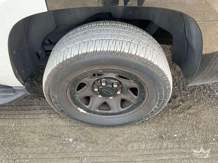 2018-chevrolet-tahoe-image-24