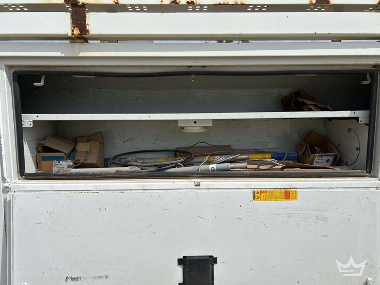 2012-freightliner-m2-106-image-22