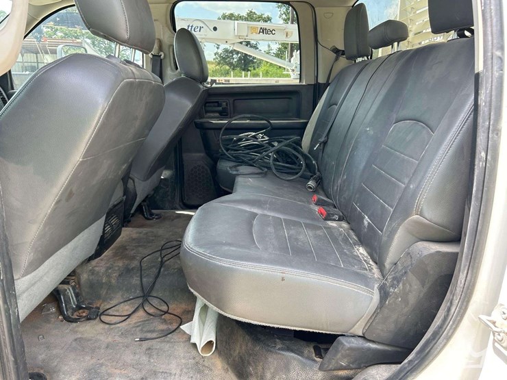 2018-dodge-3500-image-22