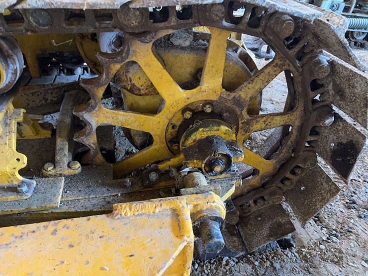 caterpillar-thirty-image-47