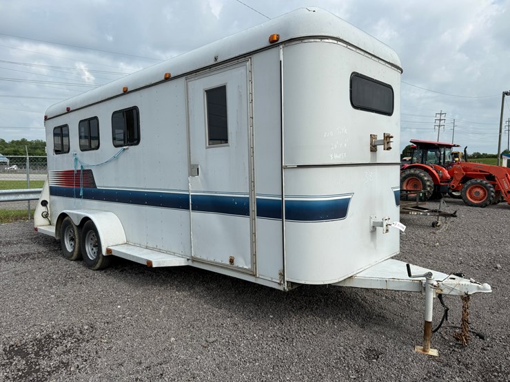 #34-•-1988-competition-20'-bumper-pull-horse-trailer-image-1