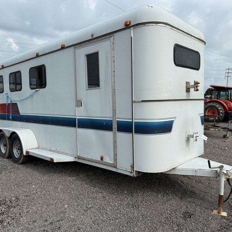 #34 • 1988 COMPETITION 20' BUMPER PULL HORSE TRAILER