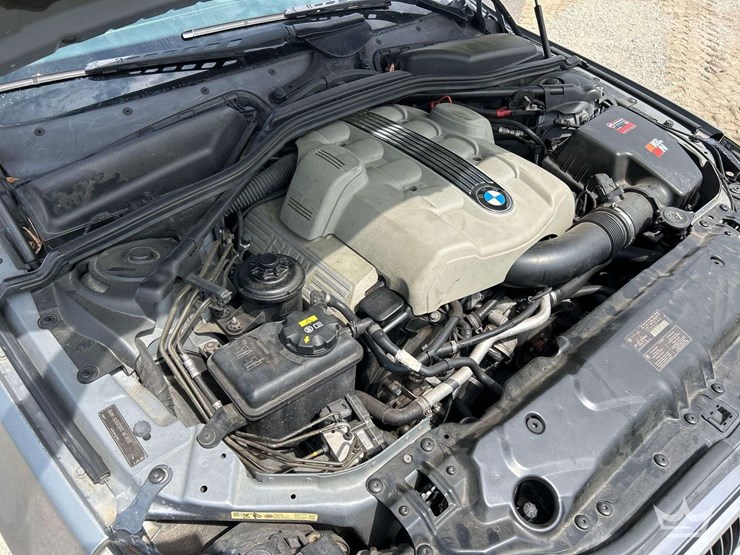 2005-bmw-545i-sedan-image-10