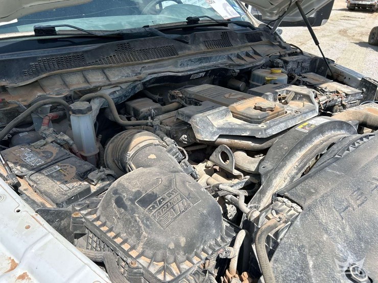 2018-dodge-3500-image-11