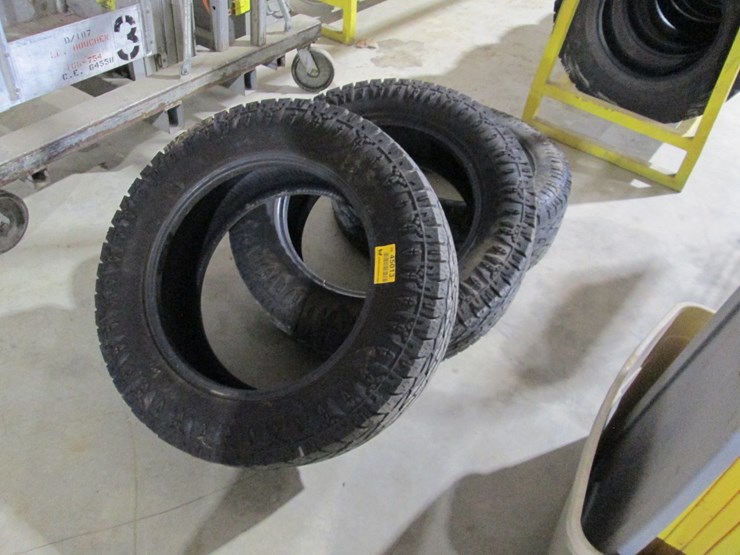#45013-•-lot-of-(3)-205/60r-20-tires-inv#45013-image-1