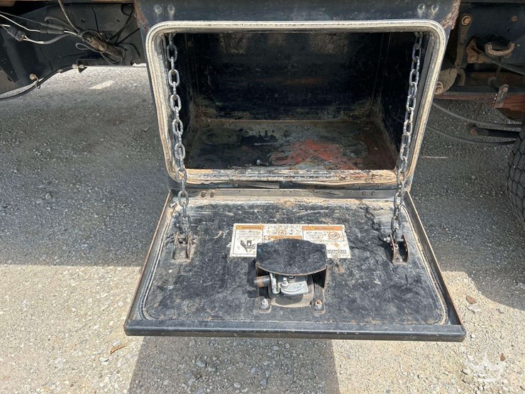 2020-ford-f550-image-24