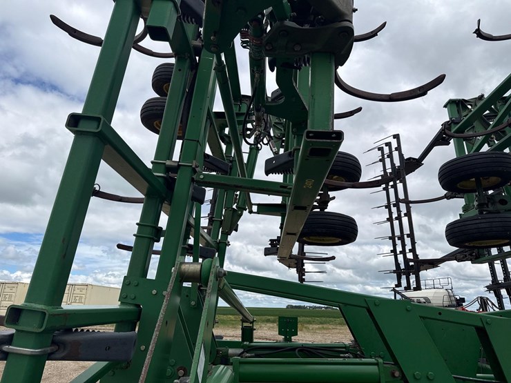 john-deere-2410-image-11