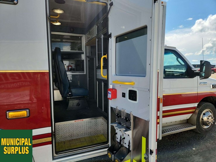 2017-ford-e450-image-29