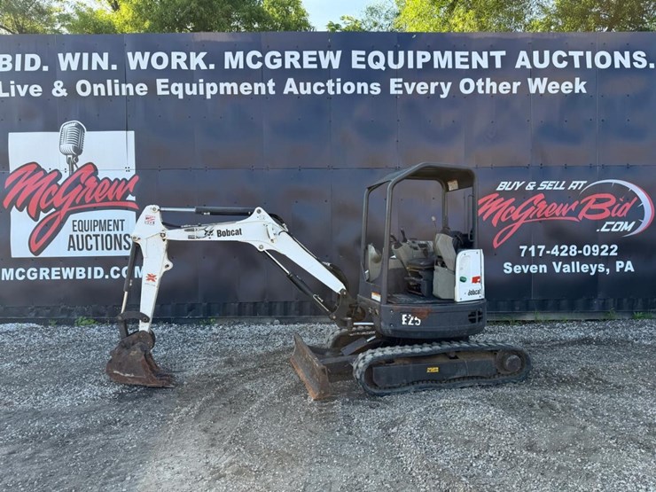 2017-bobcat-e26-image-1