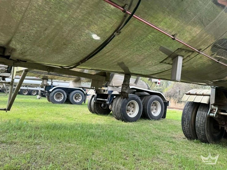 1984-brenner-tank-inc.-6,900-gallon-t/a-chemial-tanker-trailer-image-15