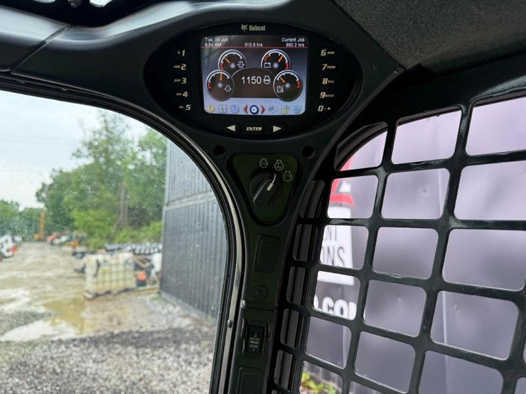 2019-bobcat-t595-image-23