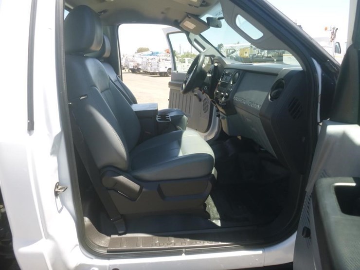 2011-ford-f550-image-15