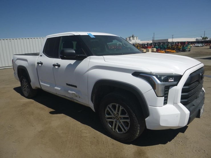 2022-toyota-tundra-image-2