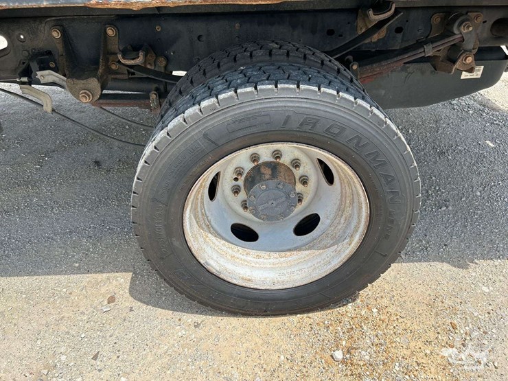 2020-ford-f550-image-32