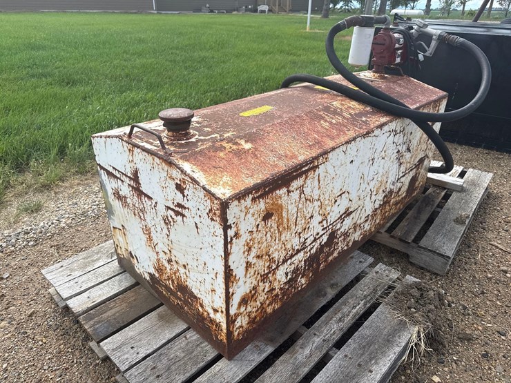 service-tank-with-pump-image-3