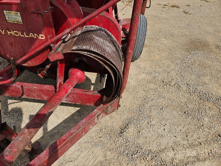 new-holland-352-image-23