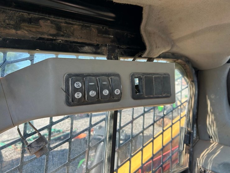 2014-caterpillar-289d-image-25