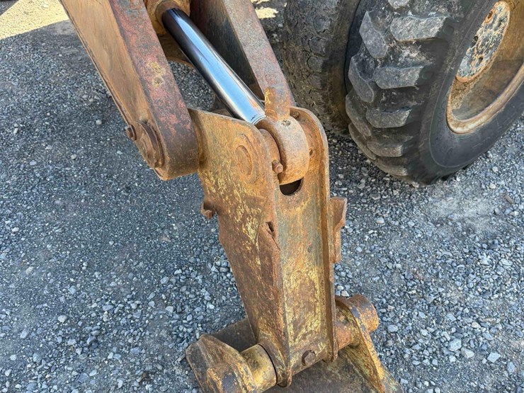 caterpillar-214b-ft-image-9